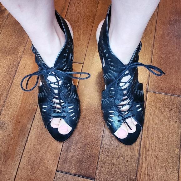 Nine West Sandals Size 8.5 - Picture 2 of 2